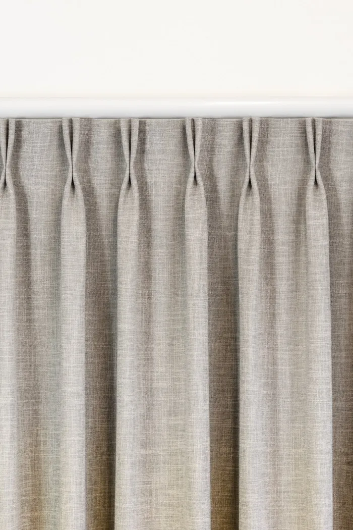 Double Pleat Close Up Plain