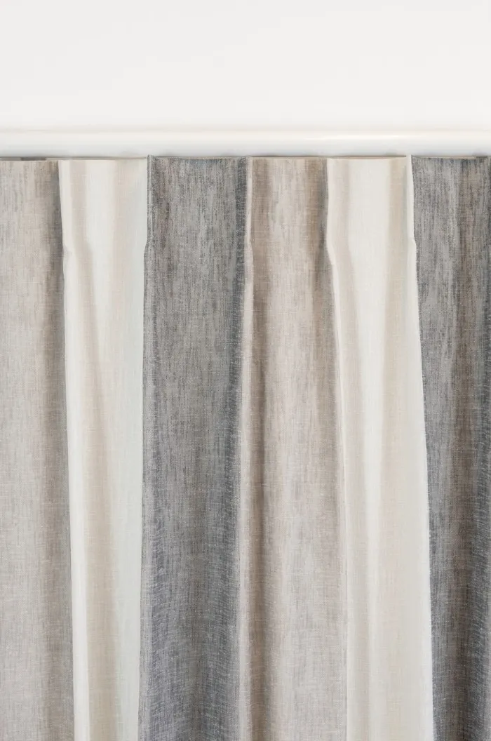 Single Pleat Close Up Stripe