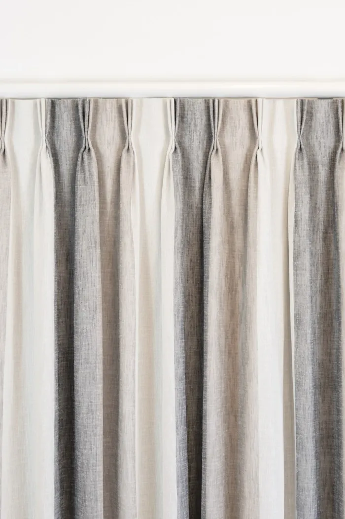 Triple Pleat Close Up Stripe