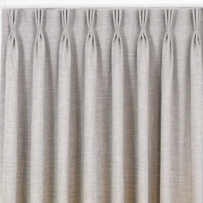 Triple Pleat Close