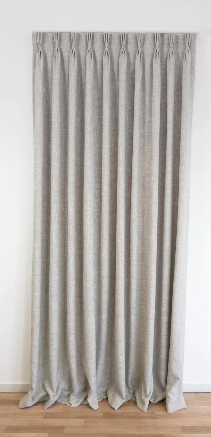 Triple Pleat Long Shot Plain
